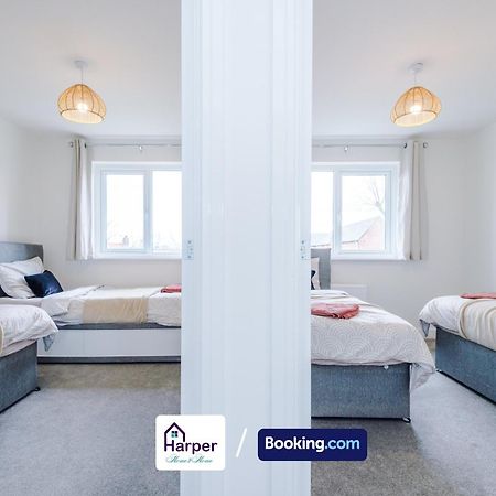 Prime Location 3 Storey By Harperletting Short Lets & Serviced Accommodation Chester With Driveway Long Or Short Stays Hough Green Екстер'єр фото