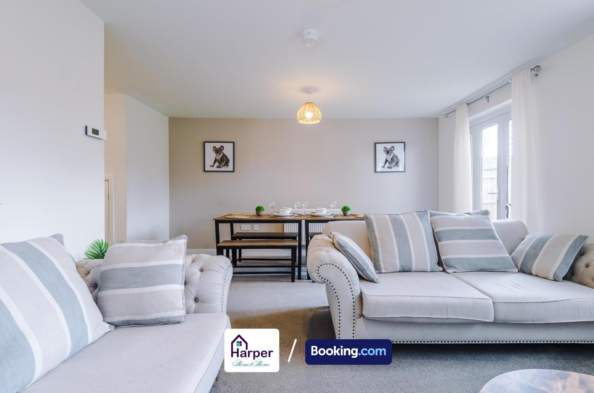 Prime Location 3 Storey By Harperletting Short Lets & Serviced Accommodation Chester With Driveway Long Or Short Stays Hough Green Екстер'єр фото