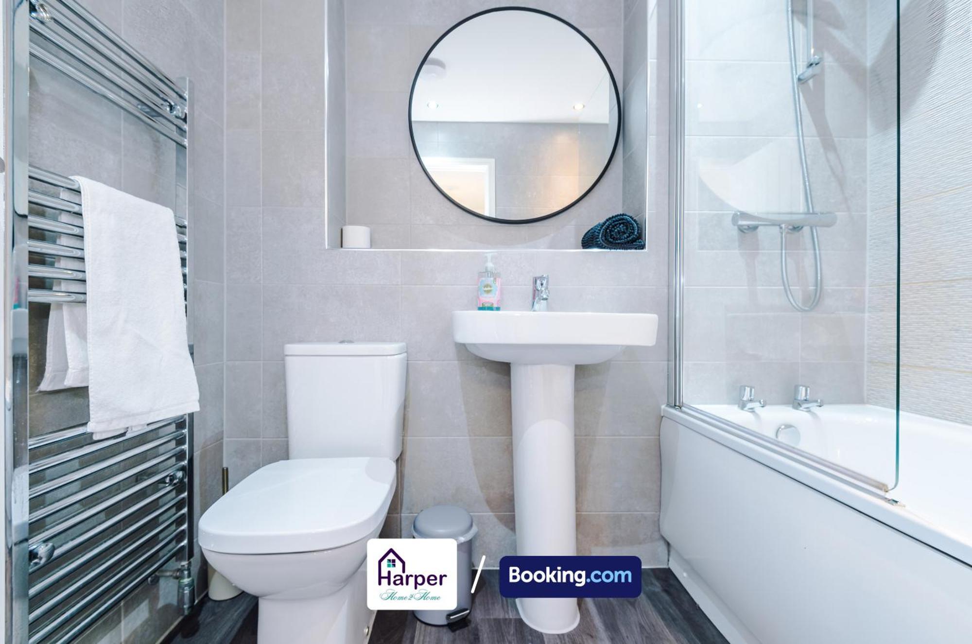 Prime Location 3 Storey By Harperletting Short Lets & Serviced Accommodation Chester With Driveway Long Or Short Stays Hough Green Екстер'єр фото