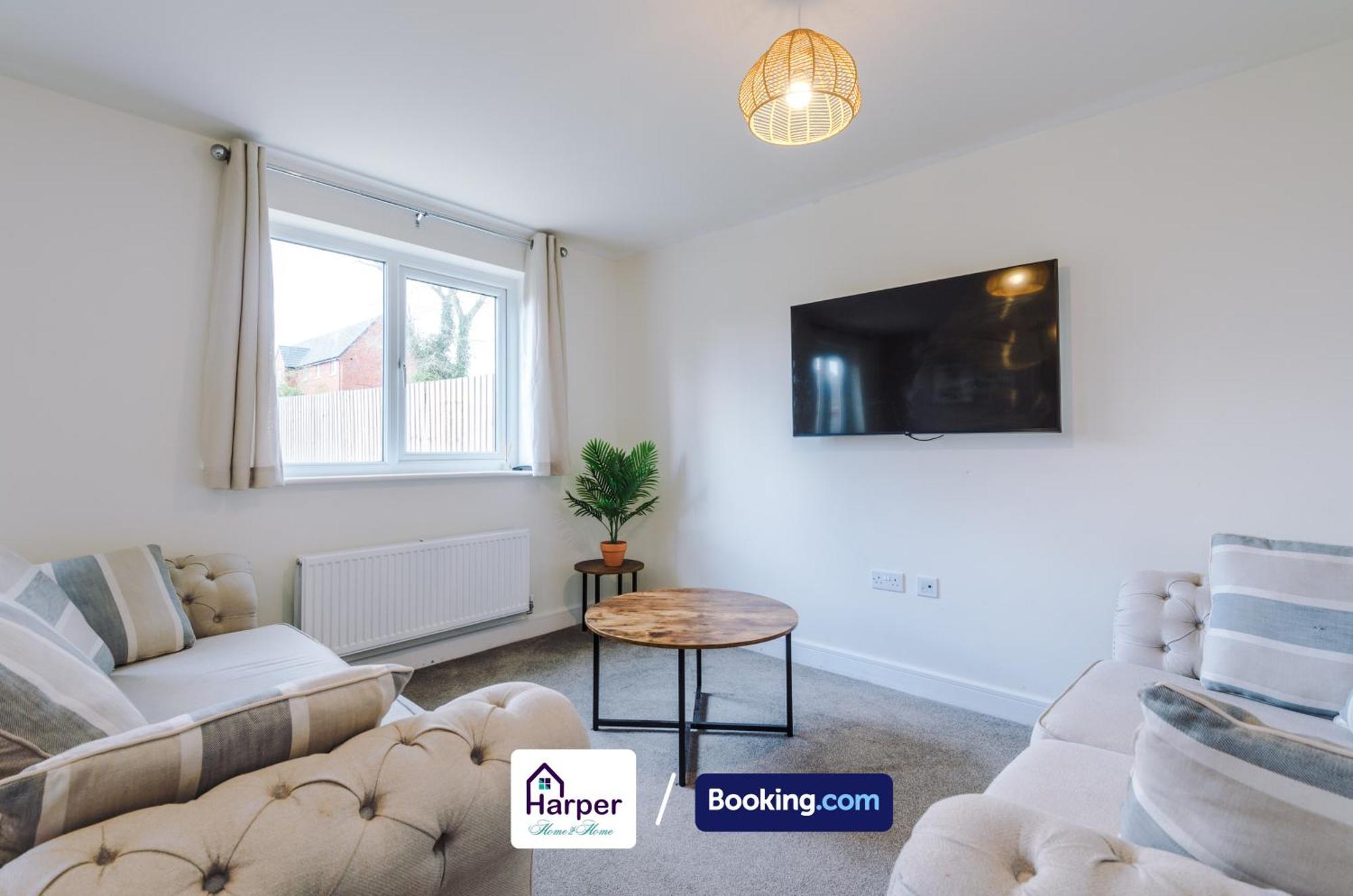 Prime Location 3 Storey By Harperletting Short Lets & Serviced Accommodation Chester With Driveway Long Or Short Stays Hough Green Екстер'єр фото